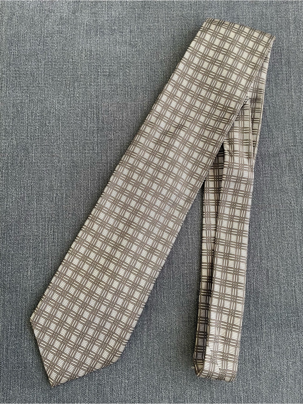 Barneys New York 100% Silk Classic Formal Tie